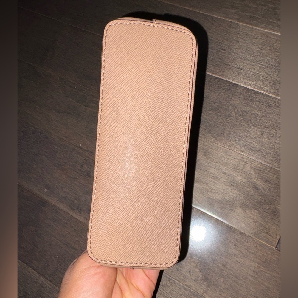 Michael Kors travel pouch - Picture 5 of 7